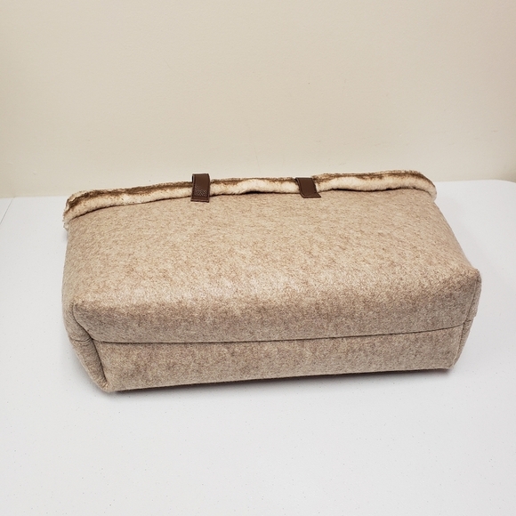 Barnes & Noble Large Tote Bag Faux Fur - Picture 6 of 12